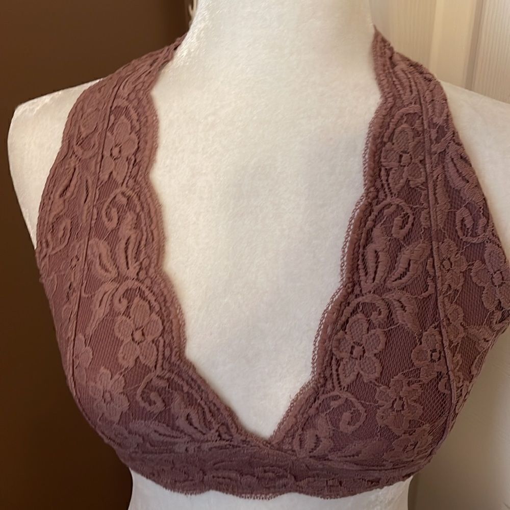 Out From Under  Urban Outfitters Lace Bralette NWOT Medium